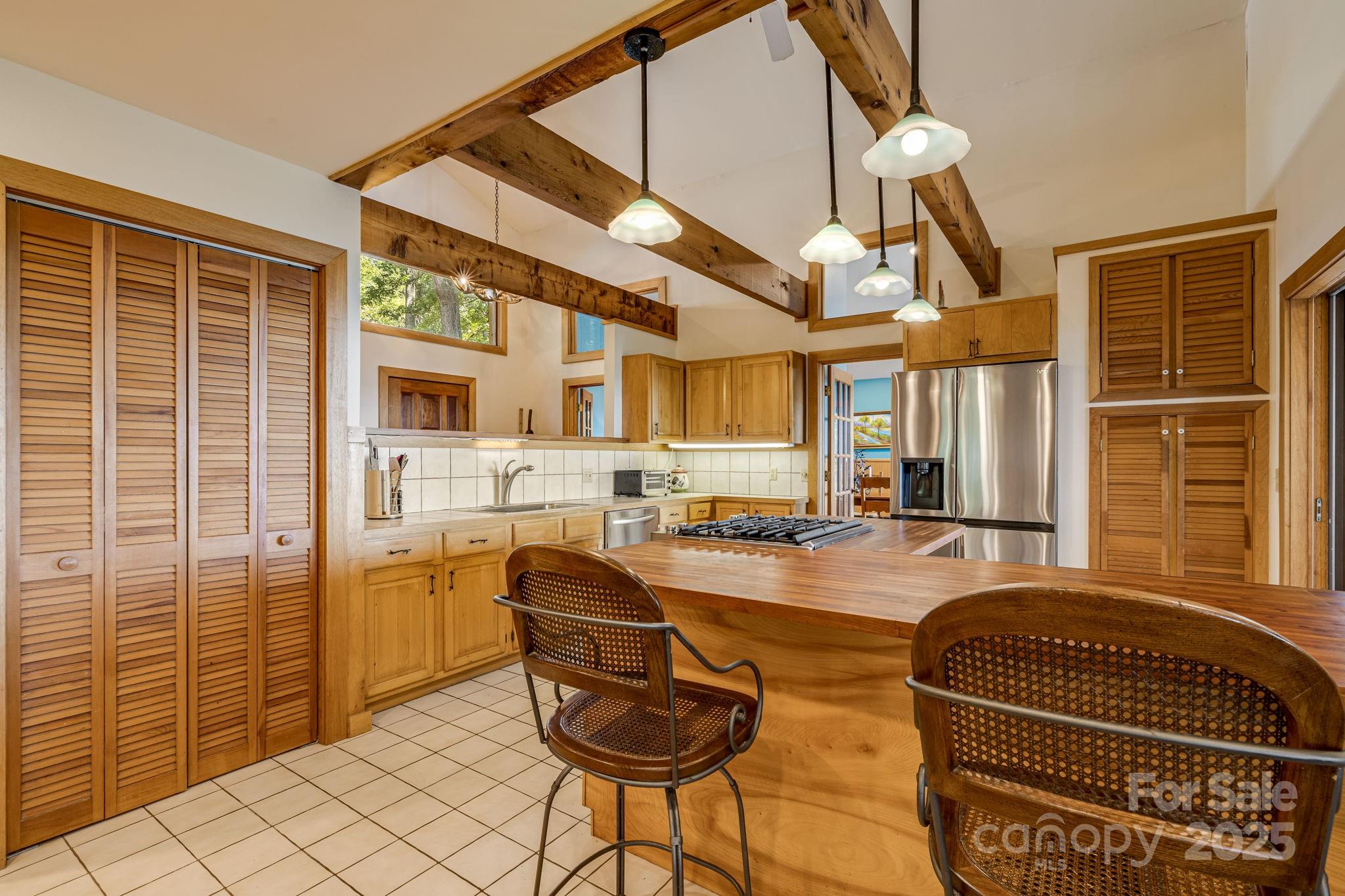 Little Switzerland, North Carolina, 28752, United States, 3 Bedrooms Bedrooms, ,3 BathroomsBathrooms,Residential,For Sale,1949808