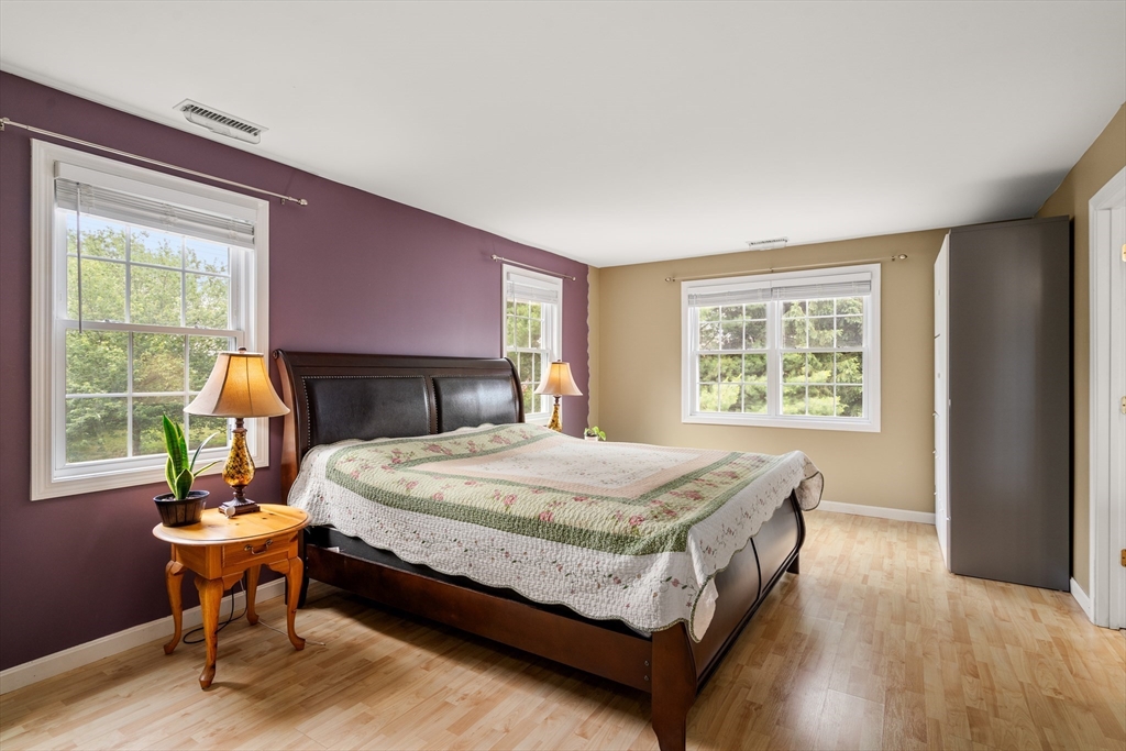Chelmsford, Massachusetts, 01824, United States, 4 Bedrooms Bedrooms, ,3 BathroomsBathrooms,Residential,For Sale,1940334