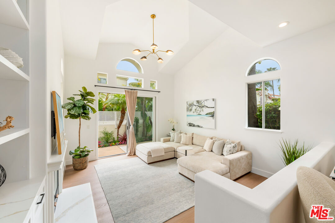 Malibu, California, 90265, United States, 3 Bedrooms Bedrooms, ,3 BathroomsBathrooms,Residential,For Sale,1850176