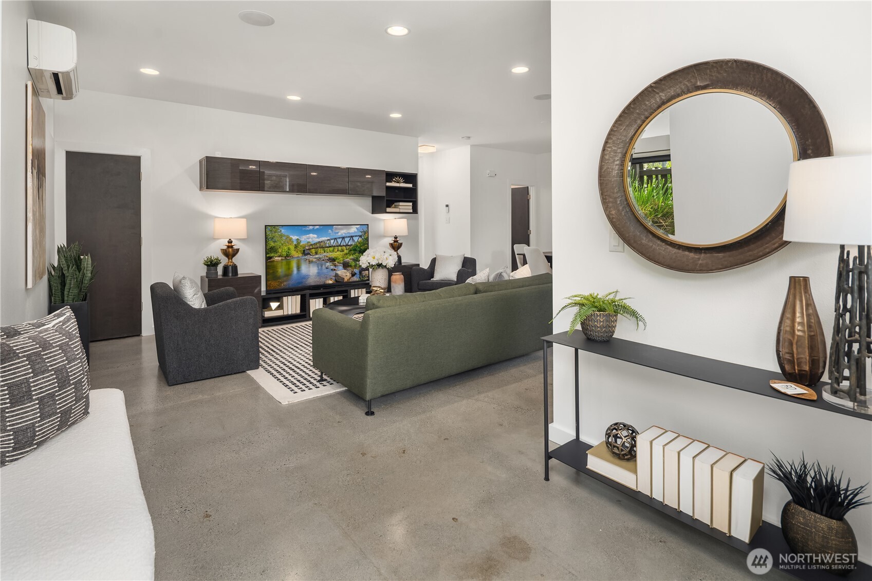 Seattle, Washington, 98108, United States, 3 Bedrooms Bedrooms, ,3 BathroomsBathrooms,Residential,For Sale,1947115