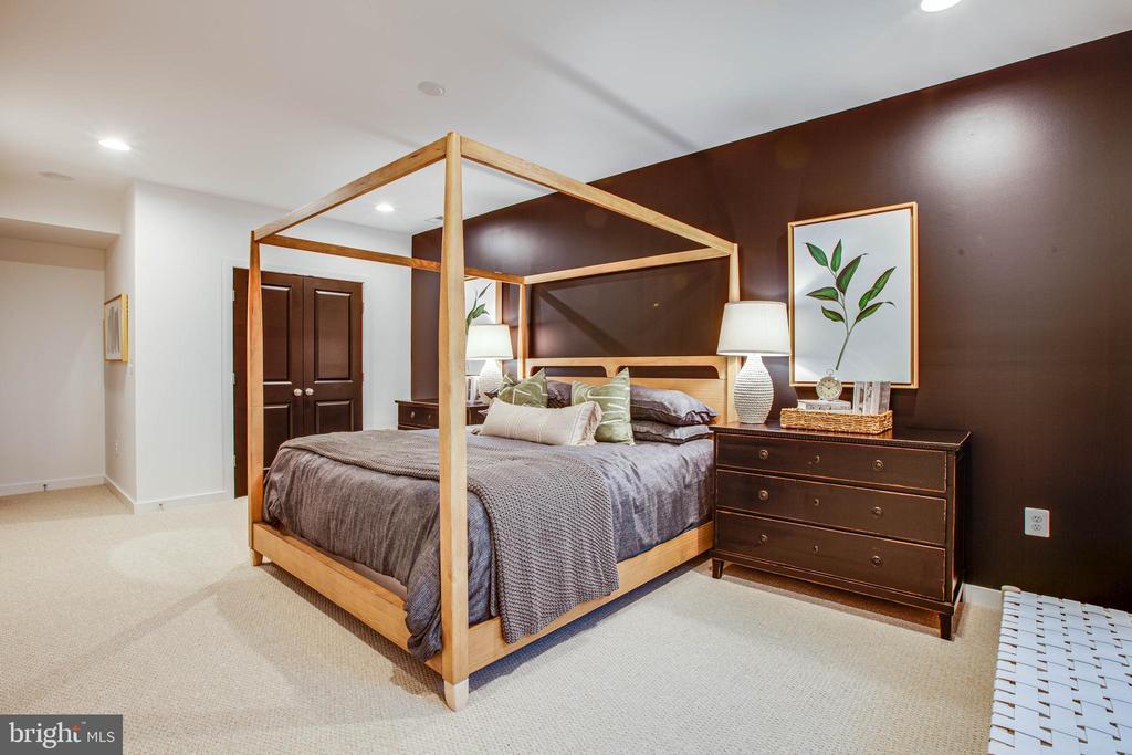 Fredericksburg, Virginia, 22408, United States, 3 Bedrooms Bedrooms, ,3 BathroomsBathrooms,Residential,For Sale,1850240
