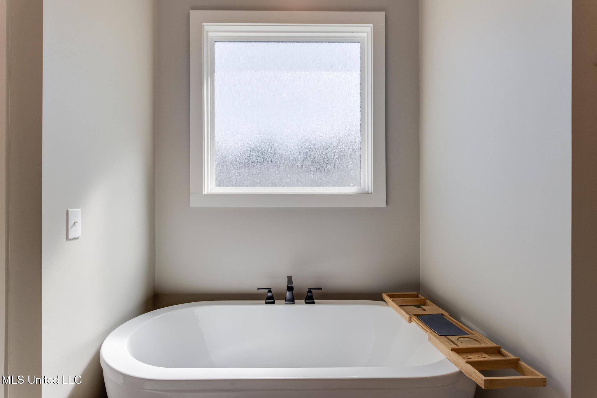 Long Beach, Mississippi, 39560, United States, 3 Bedrooms Bedrooms, ,2 BathroomsBathrooms,Residential,For Sale,1968810