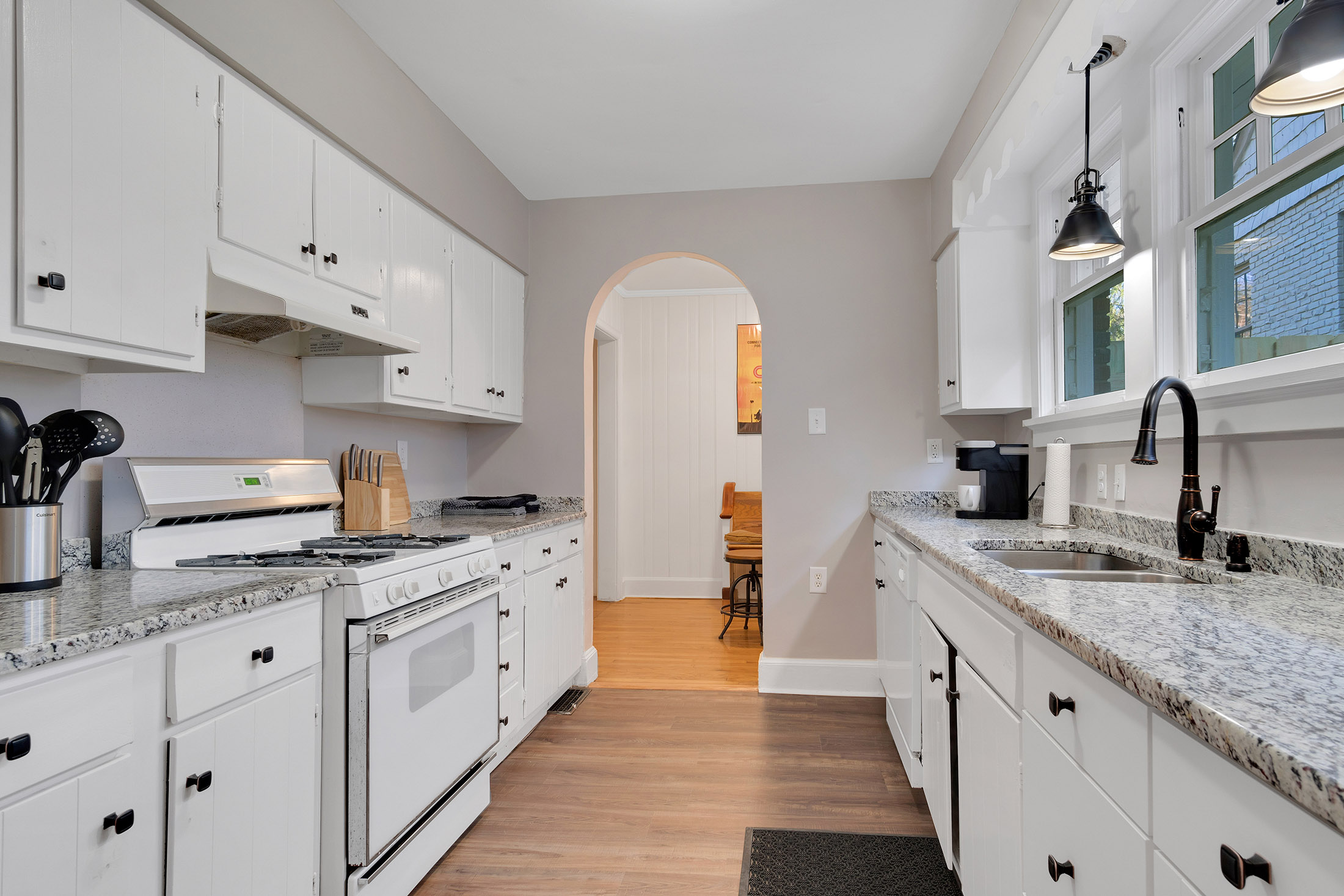  Beautifully Renovated Bungalow Perched above Orme Park in Virginia-Highland - 物件實景