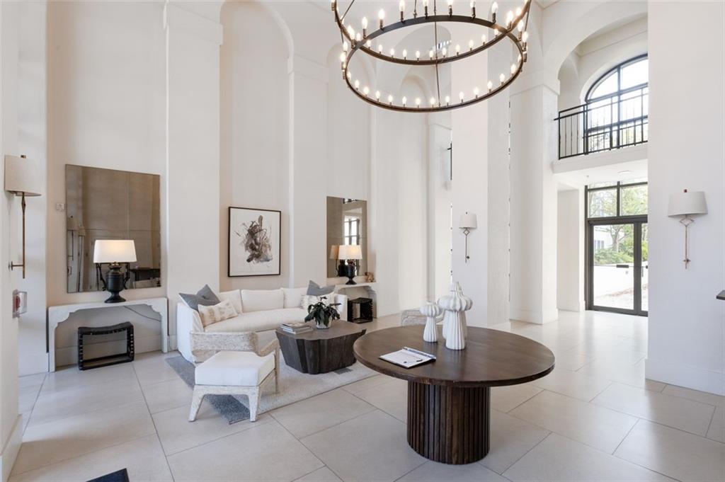 Atlanta, Georgia, 30327, United States, 2 Bedrooms Bedrooms, ,3 BathroomsBathrooms,Residential,For Sale,1895393