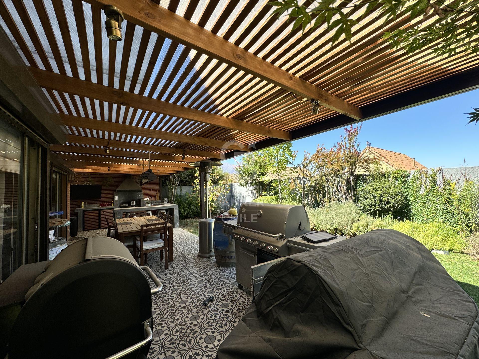 Lo Barnechea, Chile, 6 Bedrooms Bedrooms, ,4 BathroomsBathrooms,Residential,For Sale,1948716