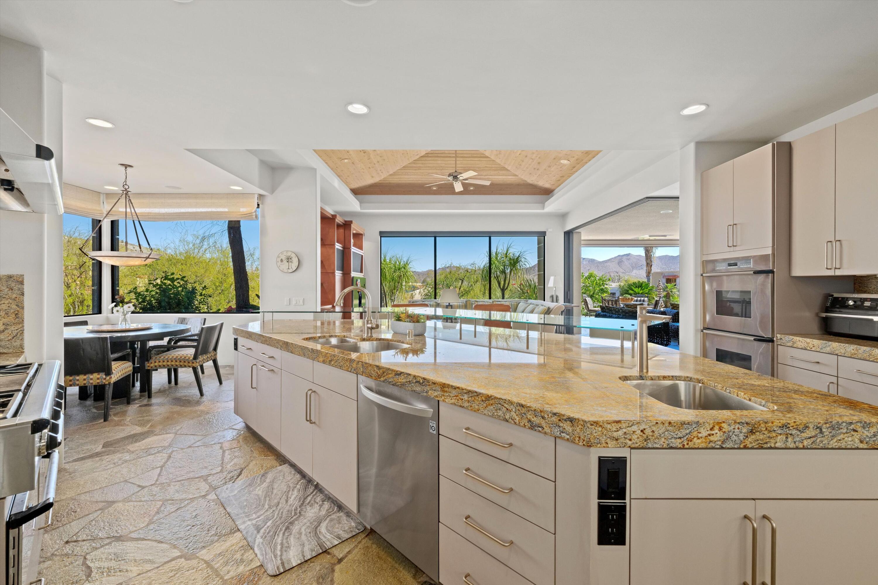 Palm Desert, California, 92260, United States, 4 Bedrooms Bedrooms, ,6 BathroomsBathrooms,Residential,For Sale,2002034