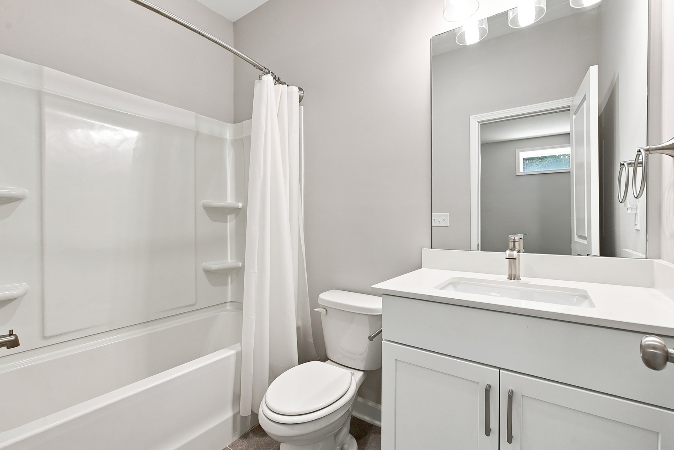  Beautifully Maintained Townhome In River Green - 物件實景