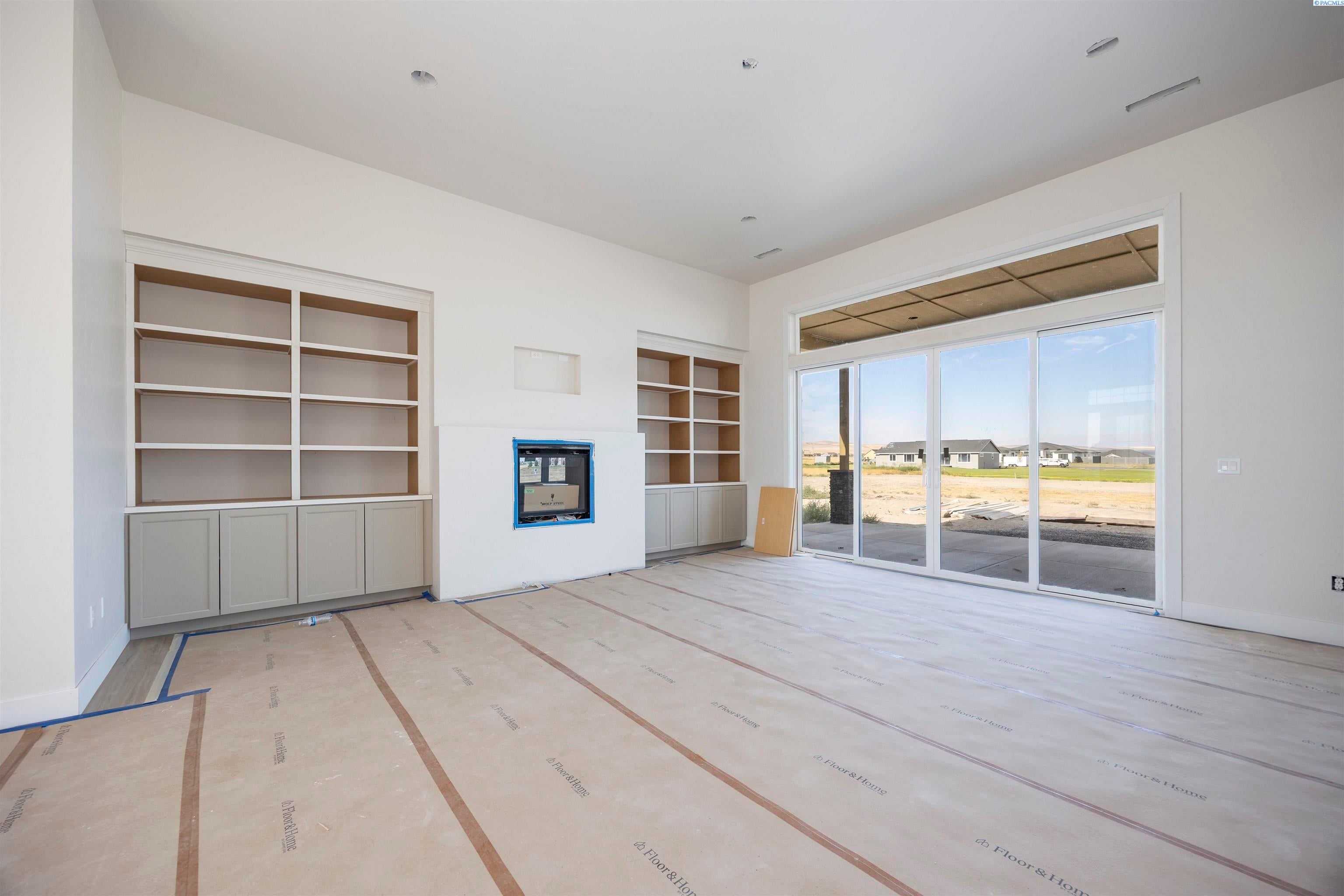 Kennewick, Washington, 99338, United States, 4 Bedrooms Bedrooms, ,3 BathroomsBathrooms,Residential,For Sale,1835478