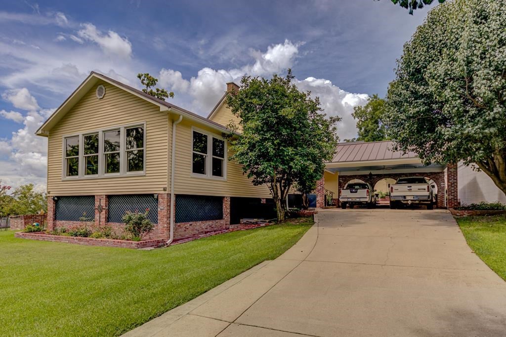 Vicksburg, Mississippi, 39180, United States, 4 Bedrooms Bedrooms, ,4 BathroomsBathrooms,Residential,For Sale,1778903