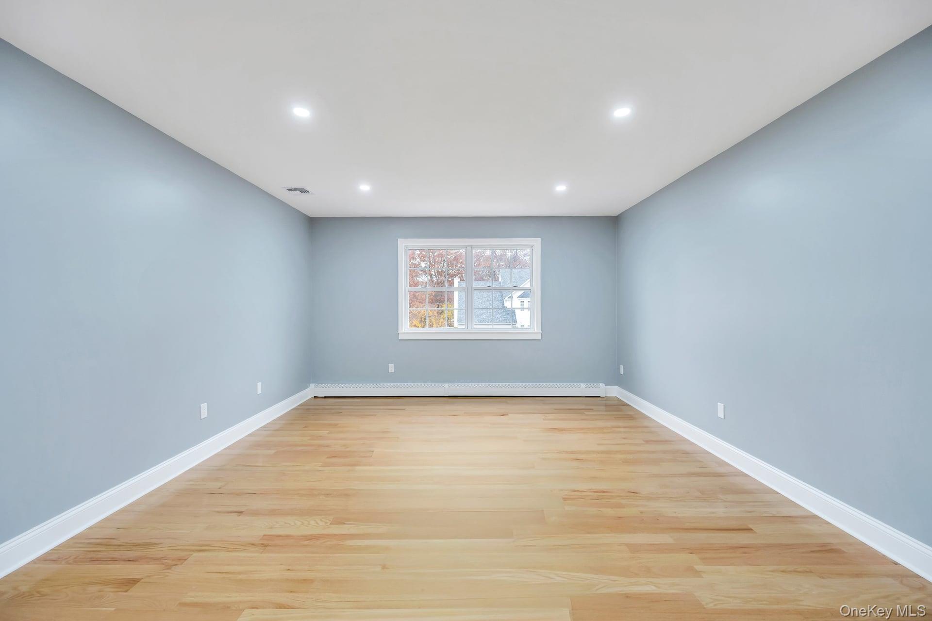 Selden, New York, 11784, United States, 4 Bedrooms Bedrooms, ,3 BathroomsBathrooms,Residential,For Sale,1990980