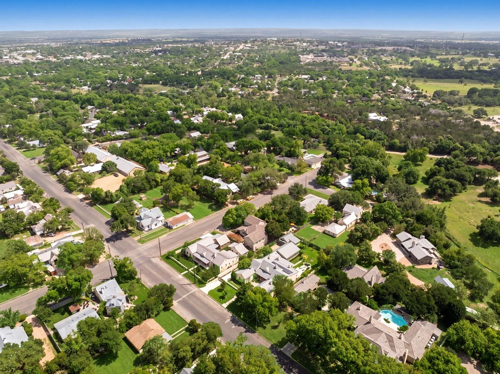 Fredericksburg, Texas, 78624, United States, 6 Bedrooms Bedrooms, ,6 BathroomsBathrooms,Residential,For Sale,2048440
