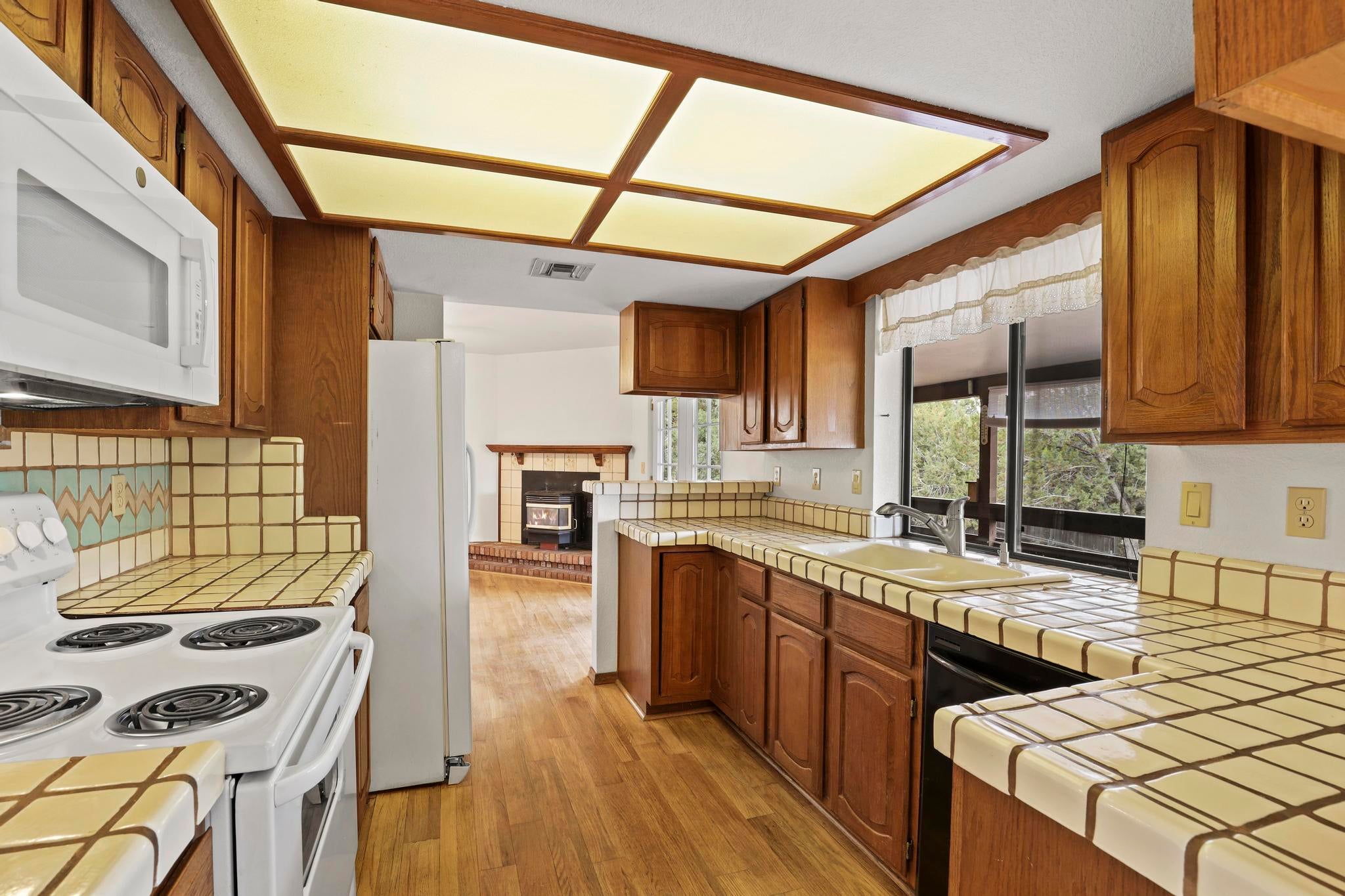 Payson, Arizona, 85541, United States, 5 Bedrooms Bedrooms, ,3 BathroomsBathrooms,Residential,For Sale,1805847