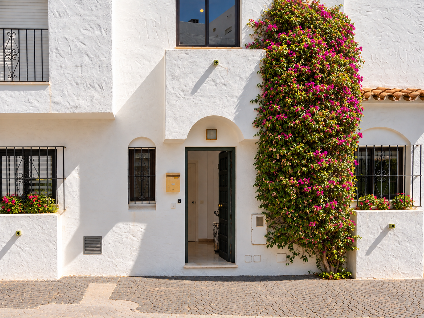  Beachside corner townhouse near Guadalmina with rooftop solarium - 物件實景