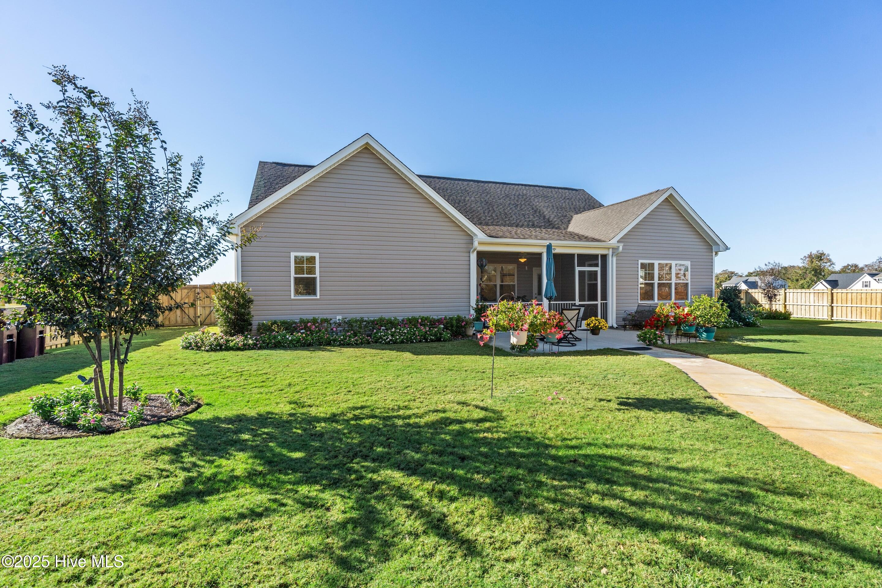 Rocky Point, North Carolina, 28457, United States, 3 Bedrooms Bedrooms, ,3 BathroomsBathrooms,Residential,For Sale,1984993