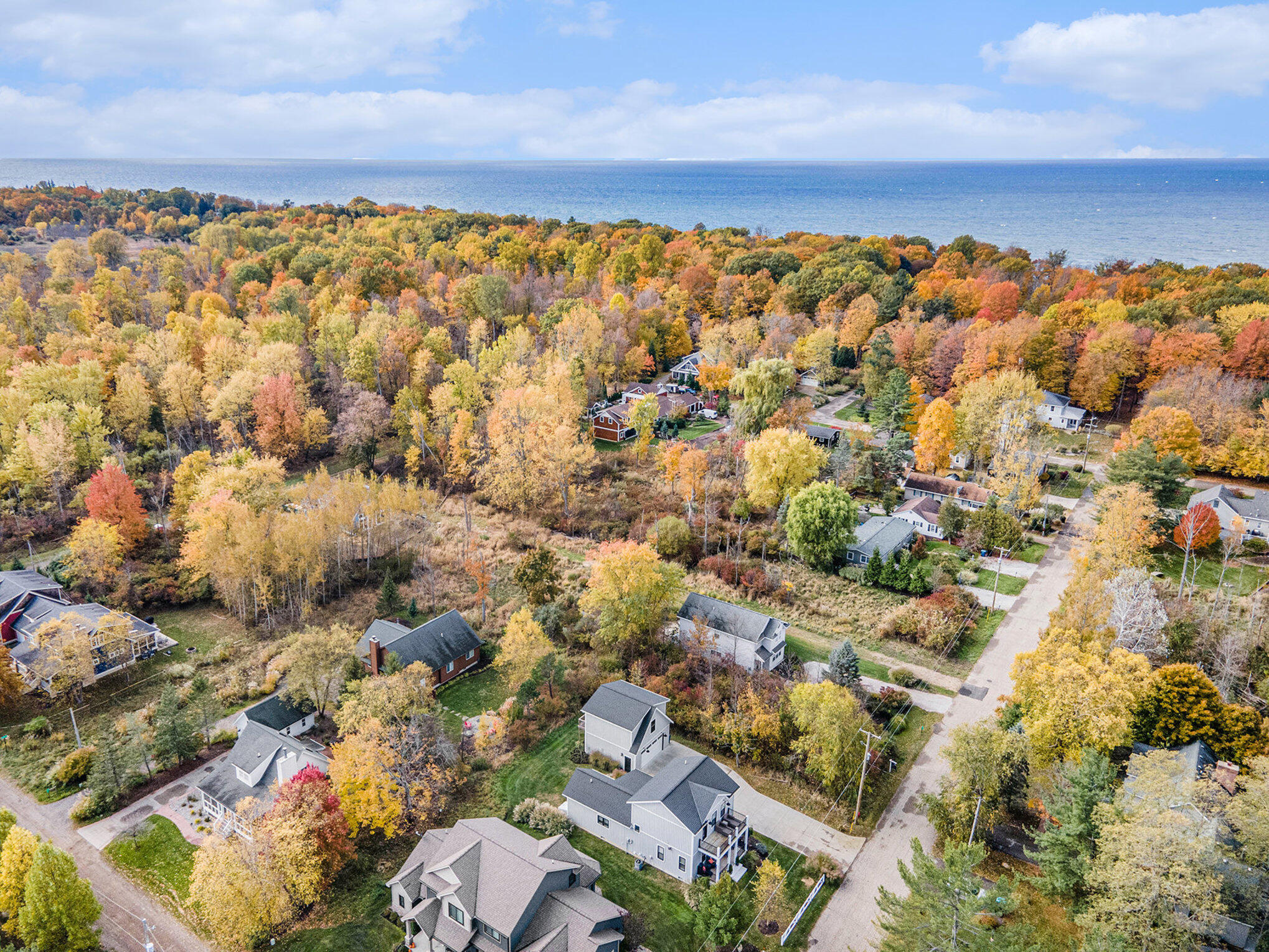 Douglas, Michigan, 49406, United States, 3 Bedrooms Bedrooms, ,3 BathroomsBathrooms,Residential,For Sale,1979342