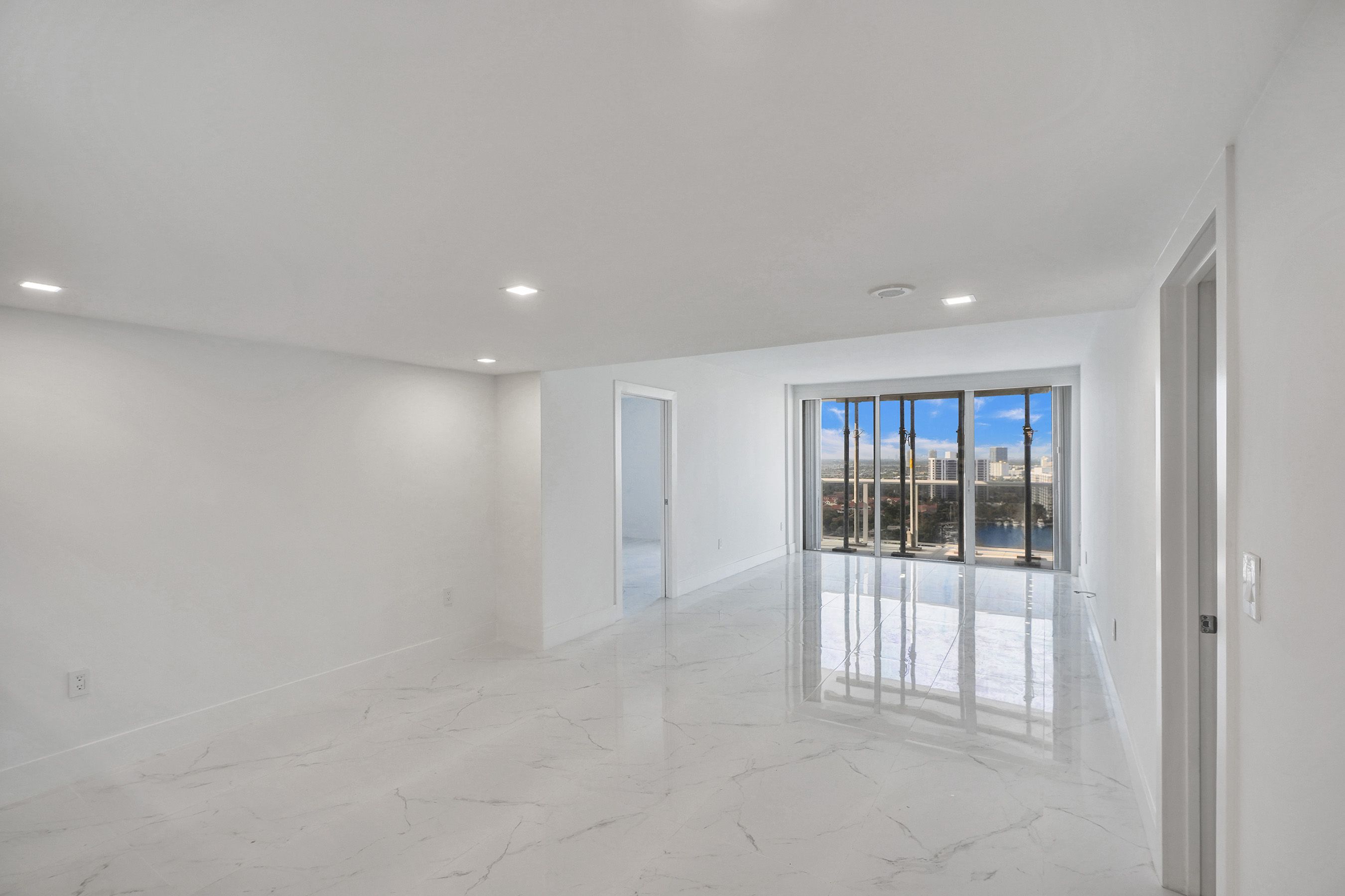  3625 N Country Club Dr, Aventura, FL, 33180 - 物件實景