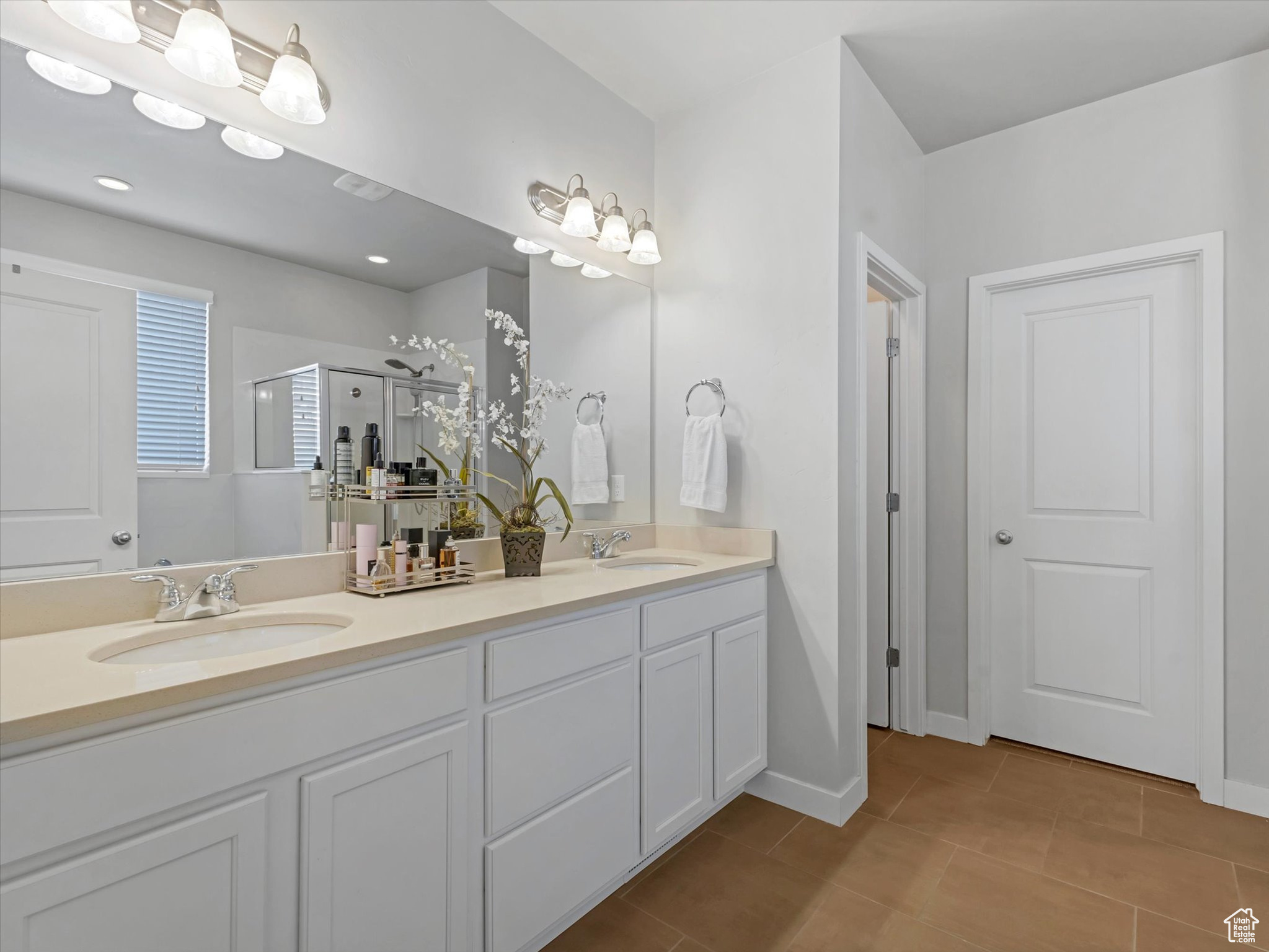 West Jordan, Utah, 84081, United States, 3 Bedrooms Bedrooms, ,3 BathroomsBathrooms,Residential,For Sale,1875821