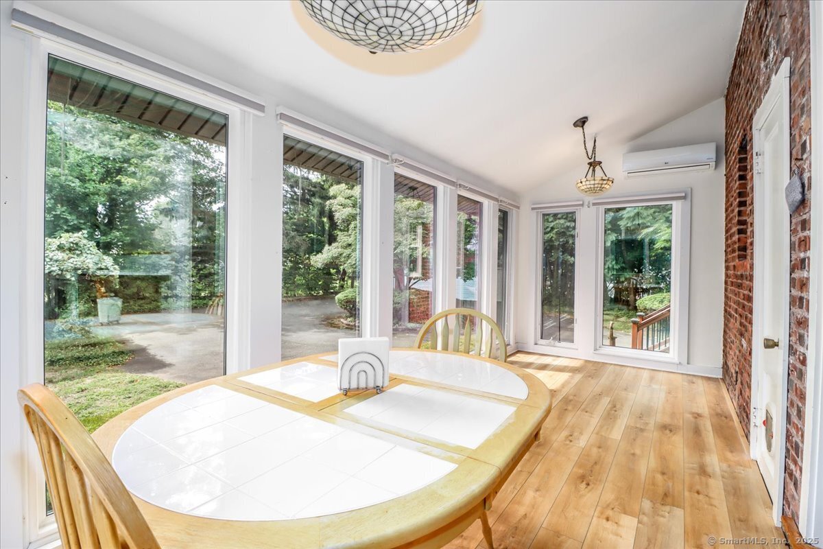 North Haven, Connecticut, 06473, United States, 4 Bedrooms Bedrooms, ,3 BathroomsBathrooms,Residential,For Sale,1940300