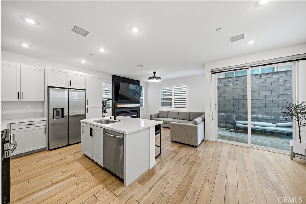 Fontana, California, 92336, United States, 3 Bedrooms Bedrooms, ,2 BathroomsBathrooms,Residential,For Sale,2037862