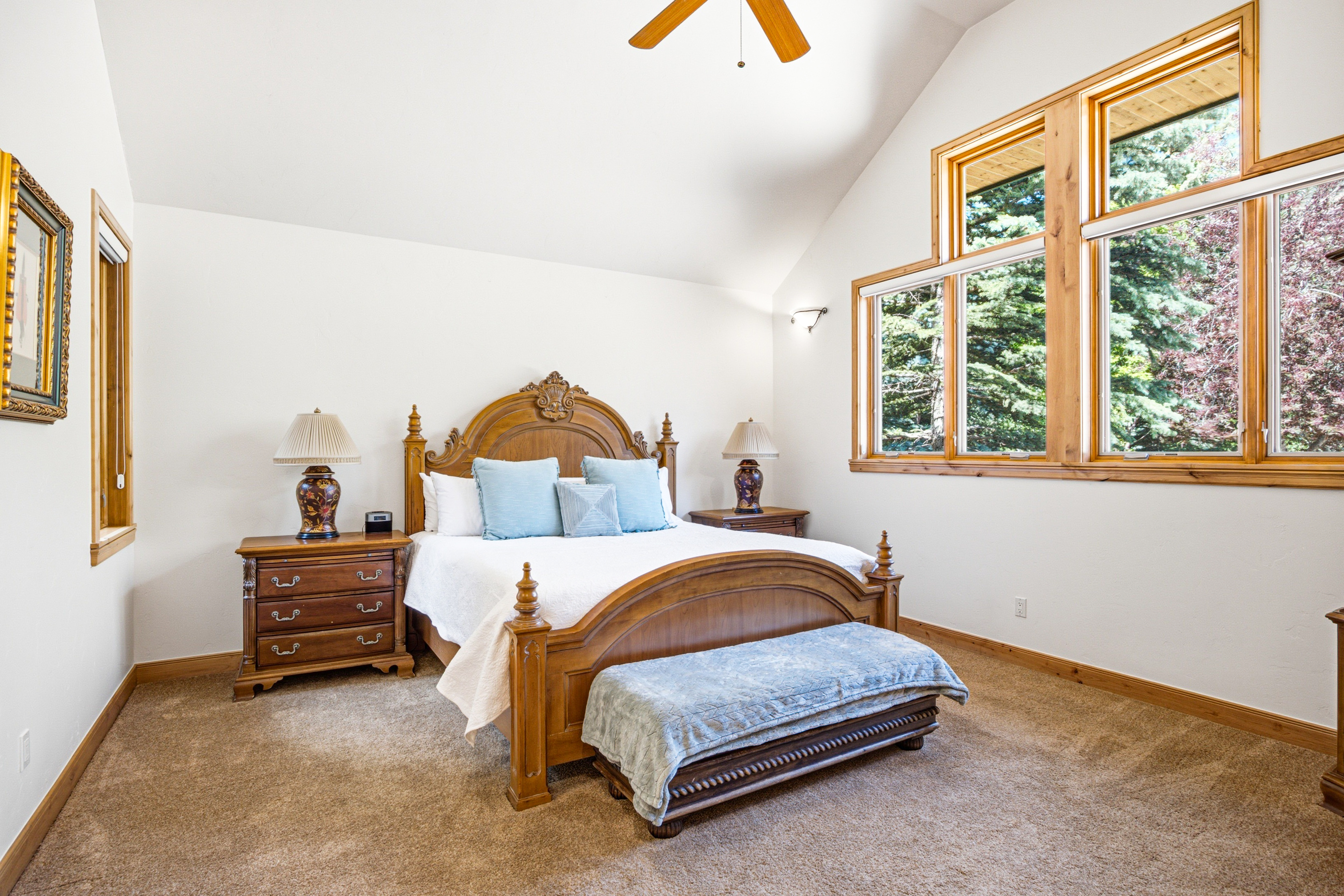  Custom-built, Single-family Home in the Exclusive Grand Traverse Neighborhood - 物件實景