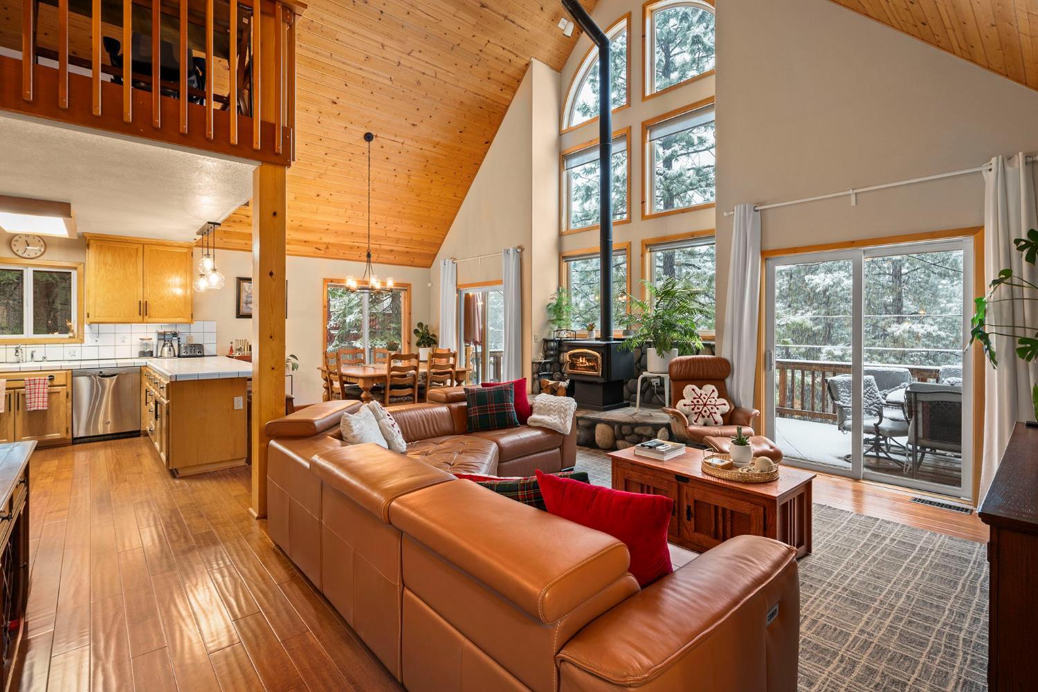 Tahoe Vista, California, 96148, United States, 3 Bedrooms Bedrooms, ,2 BathroomsBathrooms,Residential,For Sale,1998480