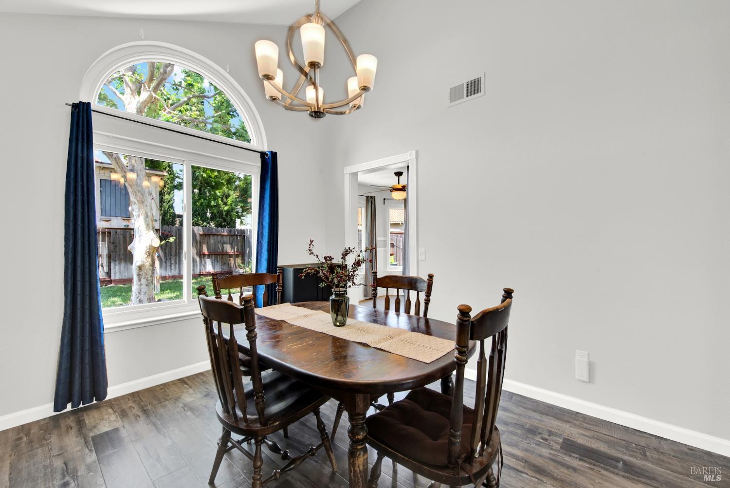 Vacaville, California, 95687, United States, 4 Bedrooms Bedrooms, ,3 BathroomsBathrooms,Residential,For Sale,1856071