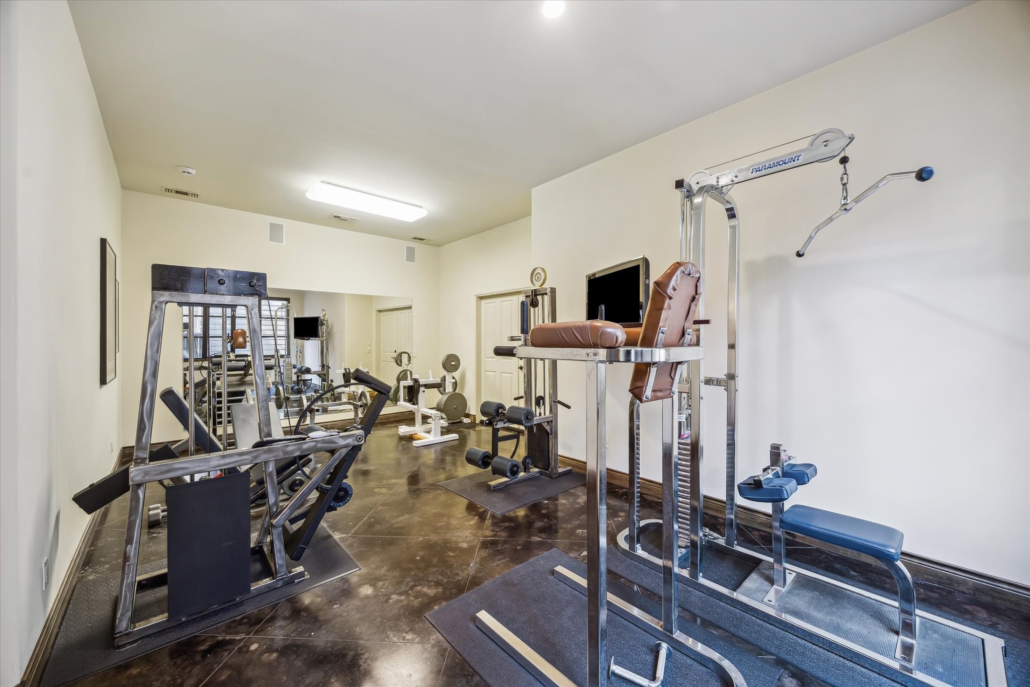  4320 Dickson - 物件實景