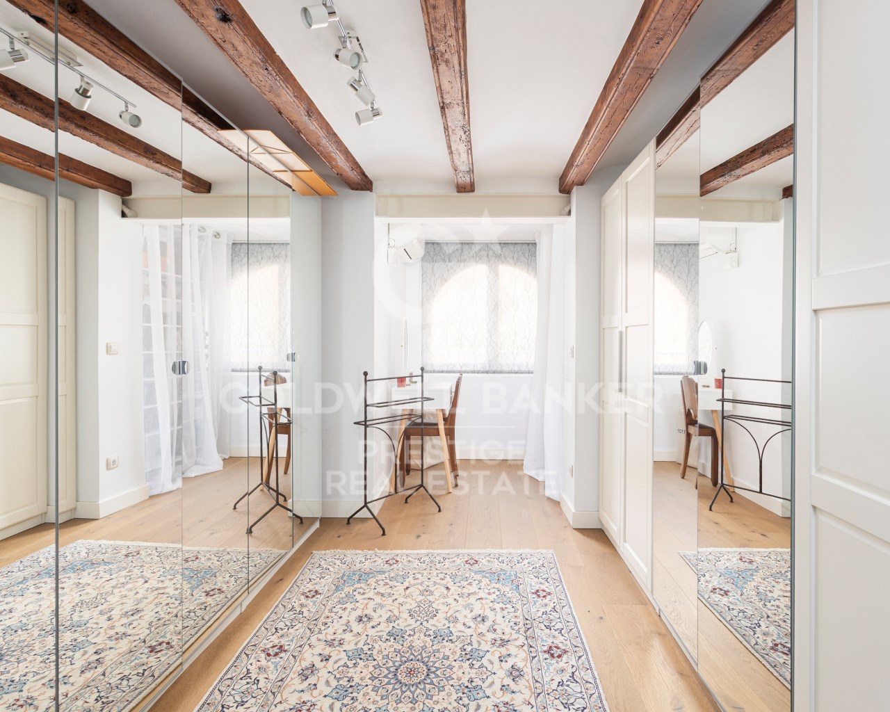 Barcelona, Catalonia, ES, 4 Bedrooms Bedrooms, ,3 BathroomsBathrooms,Residential,For Sale,1795299