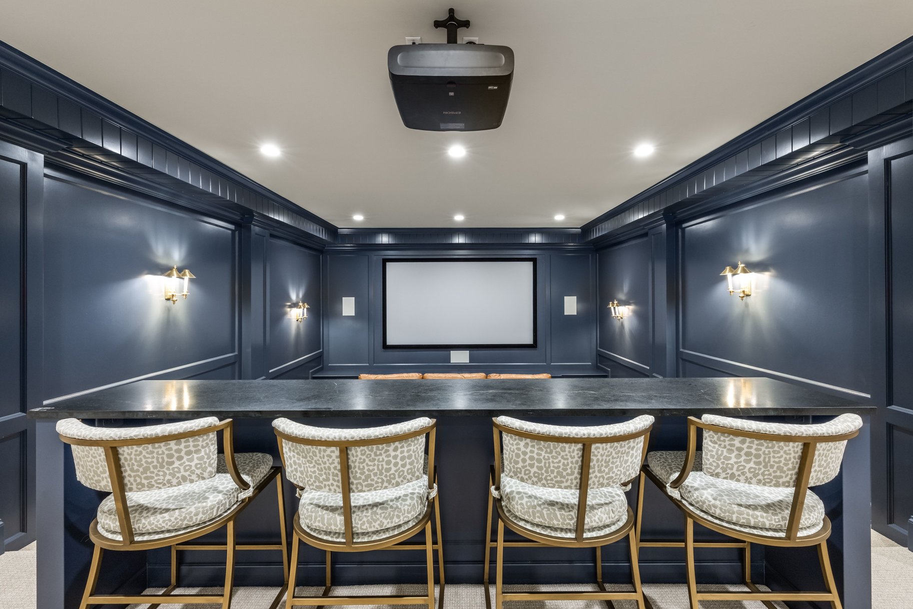  Timeless Colonial Charm Meets Refined Modern Luxury In This Storybook Retreat - 物件實景