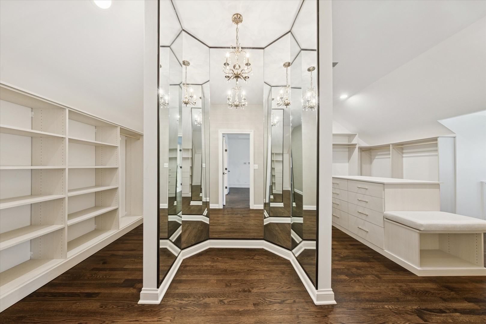 Hinsdale, Illinois, 60521, United States, 6 Bedrooms Bedrooms, ,8 BathroomsBathrooms,Residential,For Sale,1939484