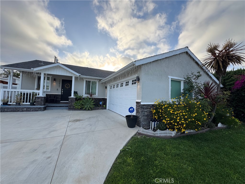 Hawthorne, California, 90250, United States, 4 Bedrooms Bedrooms, ,3 BathroomsBathrooms,Residential,For Sale,1798338