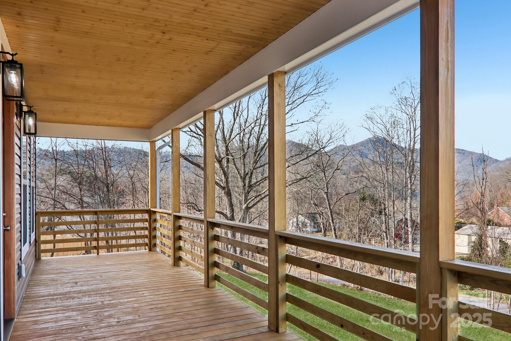 Candler, North Carolina, 28715, United States, 3 Bedrooms Bedrooms, ,3 BathroomsBathrooms,Residential,For Sale,2002526