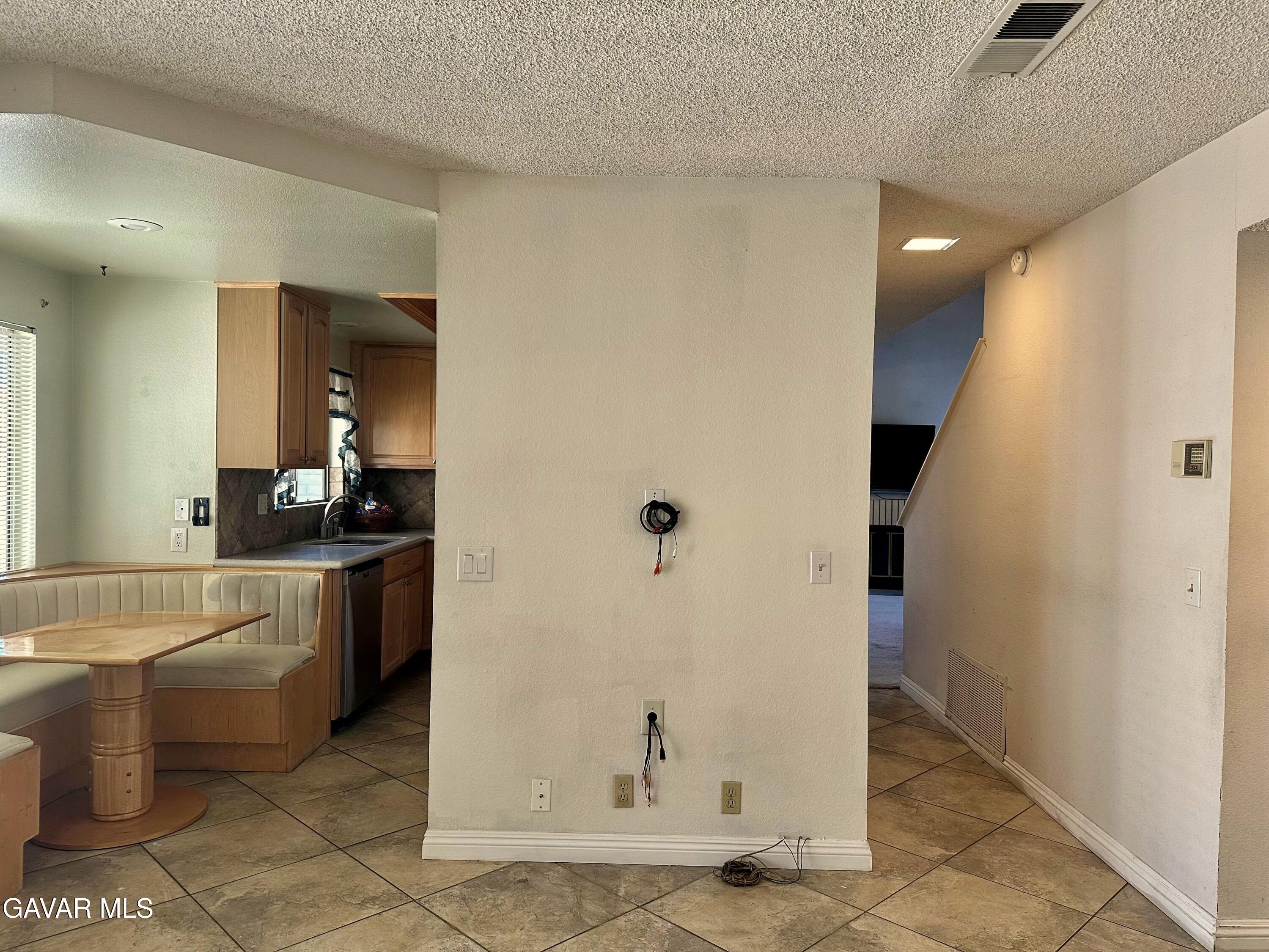 Palmdale, California, 93551, United States, 3 Bedrooms Bedrooms, ,3 BathroomsBathrooms,Residential,For Sale,1973672