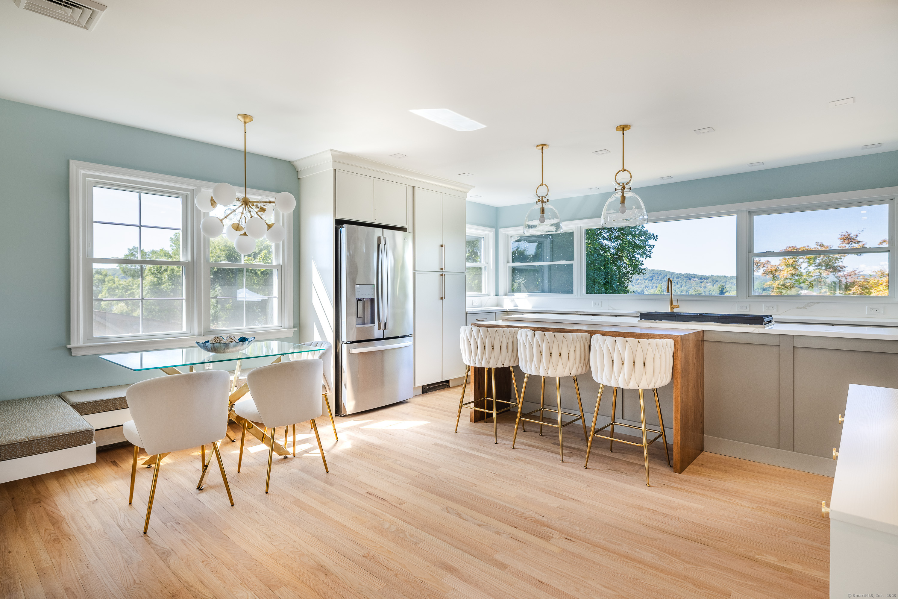 Brookfield, Connecticut, 06804, United States, 3 Bedrooms Bedrooms, ,4 BathroomsBathrooms,Residential,For Sale,1940398