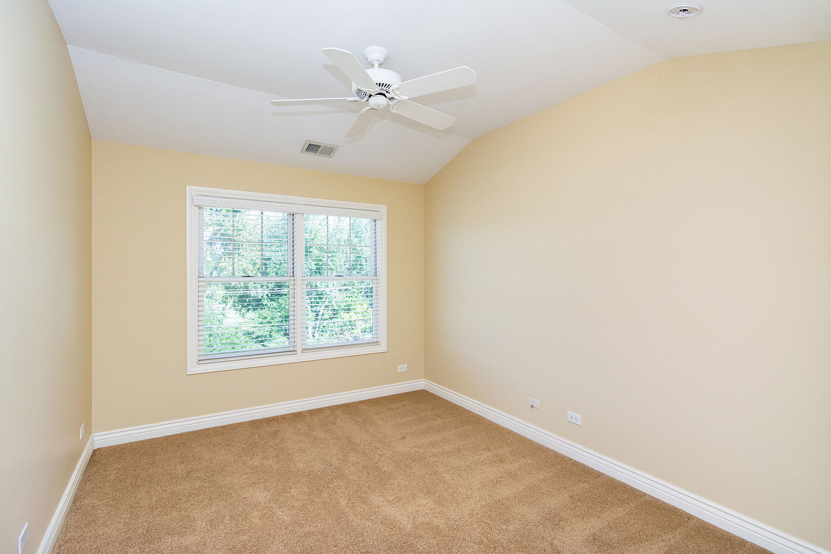 Downers Grove, Illinois, 60515, United States, 4 Bedrooms Bedrooms, ,4 BathroomsBathrooms,Residential,For Sale,1954600