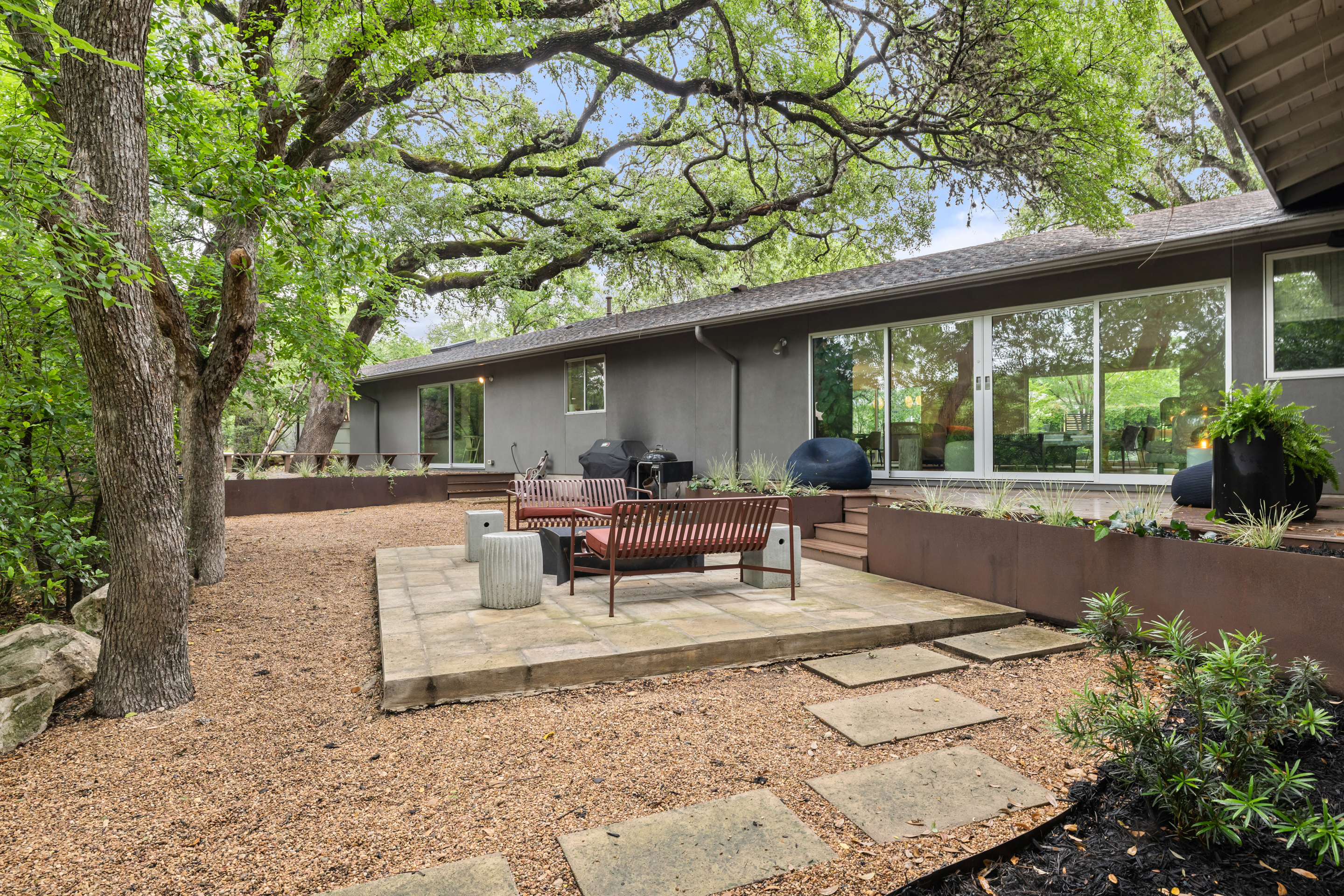  Sprawling Shoal Creek Retreat with Rare Privacy in Central Austin - 物件實景