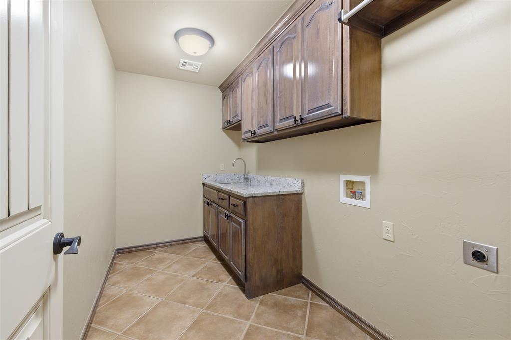 Mustang, Oklahoma, 73064, United States, 4 Bedrooms Bedrooms, ,4 BathroomsBathrooms,Residential,For Sale,1966333