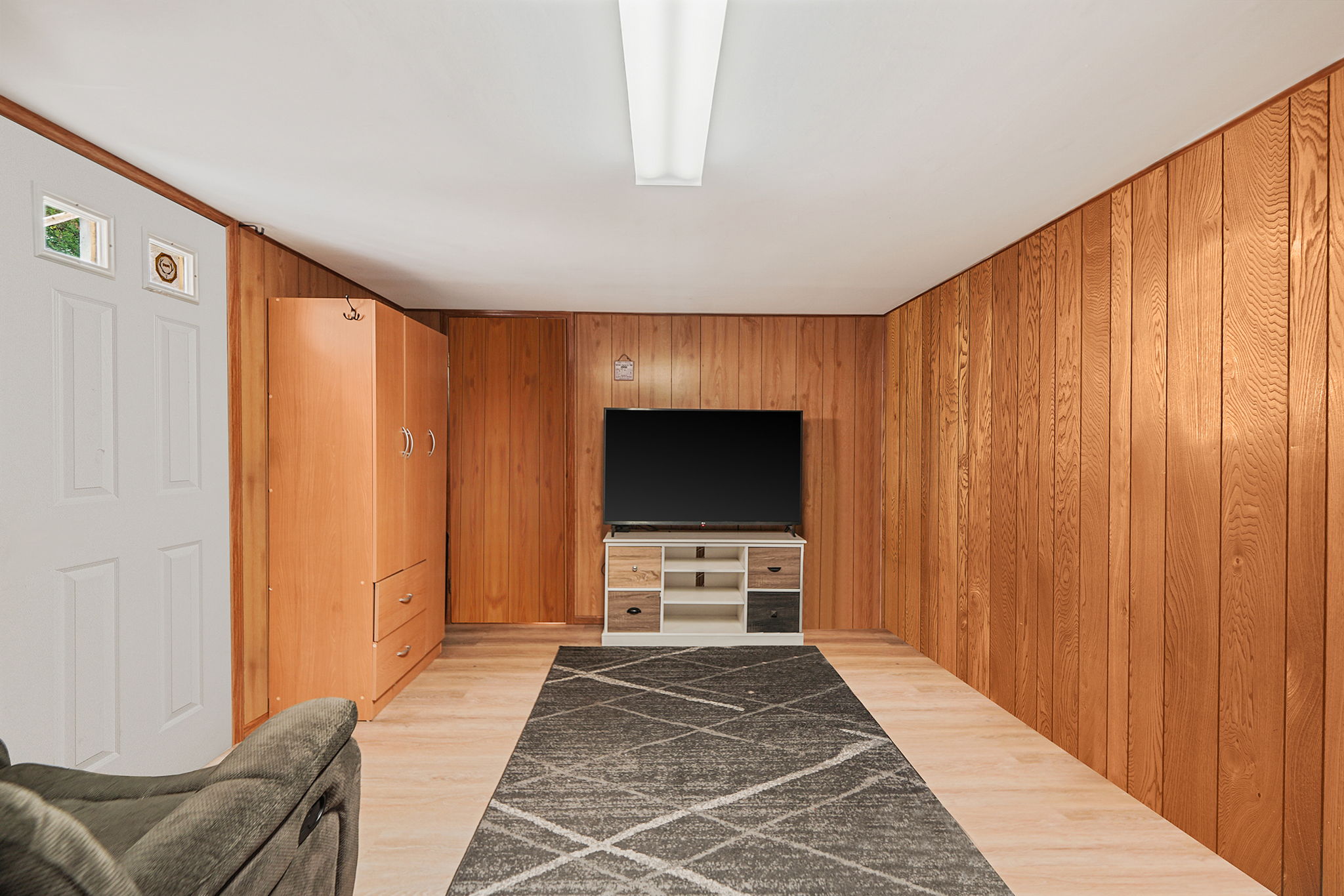 Selden, New York, 11784, United States, 3 Bedrooms Bedrooms, ,2 BathroomsBathrooms,Residential,For Sale,1928294