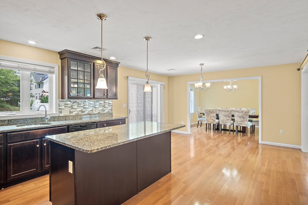 Rockland, Massachusetts, 02370, United States, 4 Bedrooms Bedrooms, ,3 BathroomsBathrooms,Residential,For Sale,1898711