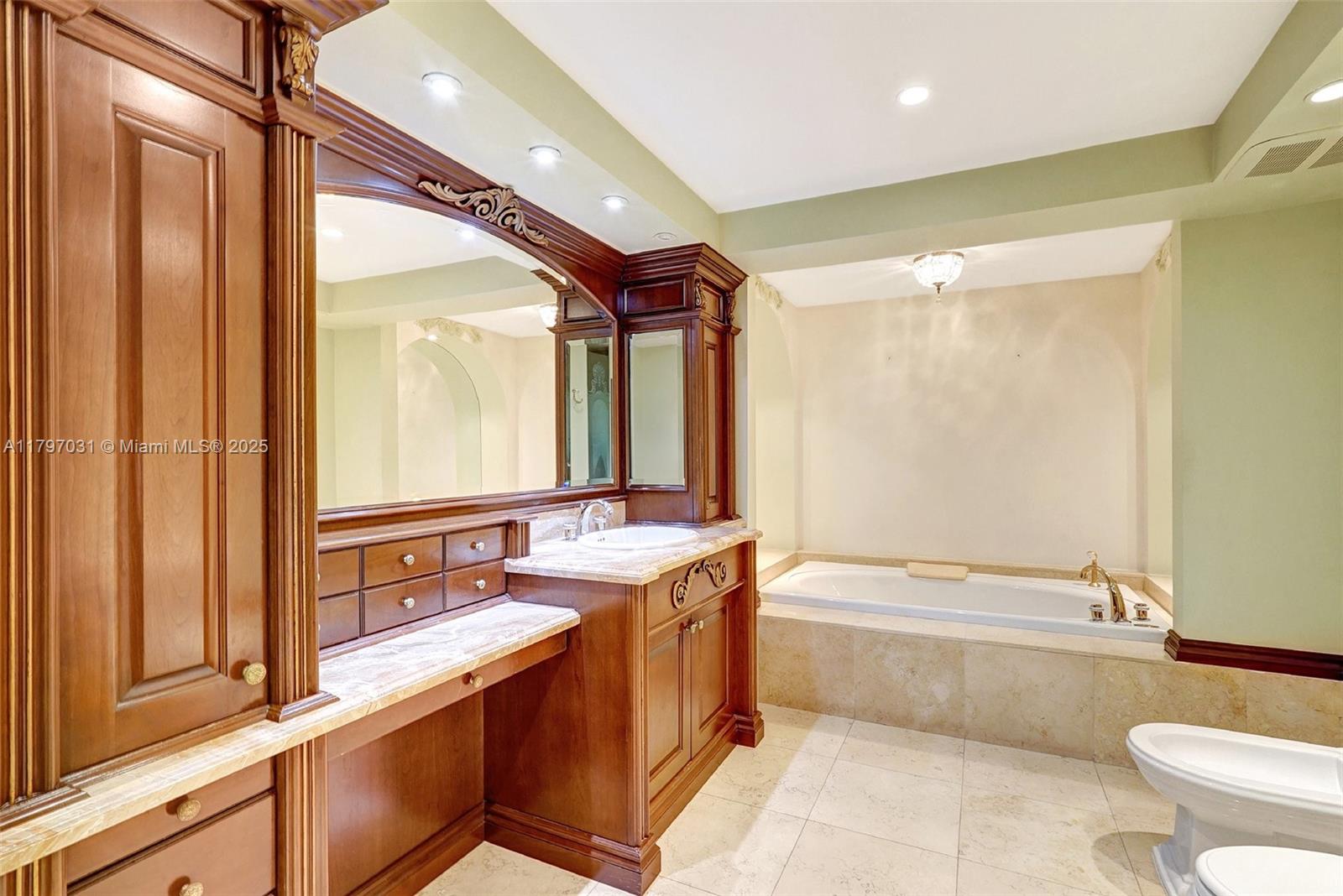 Aventura, Florida, 33180, United States, 4 Bedrooms Bedrooms, ,5 BathroomsBathrooms,Residential,For Sale,1796989