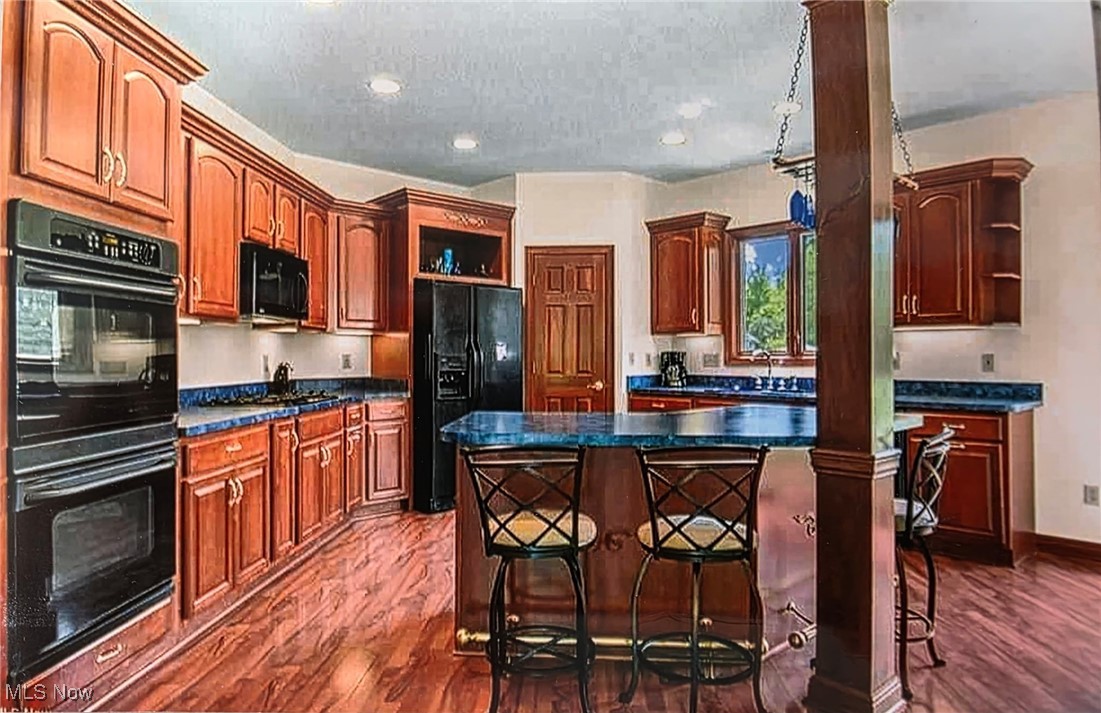Valley City, Ohio, 44280, United States, 4 Bedrooms Bedrooms, ,5 BathroomsBathrooms,Residential,For Sale,1836781