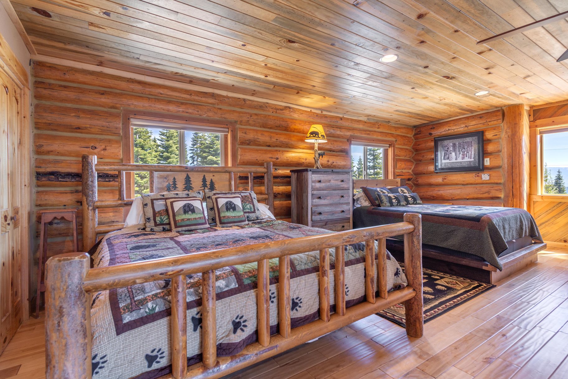  Beautiful Log Home with Carson Range Views from Every Floor - 物件實景
