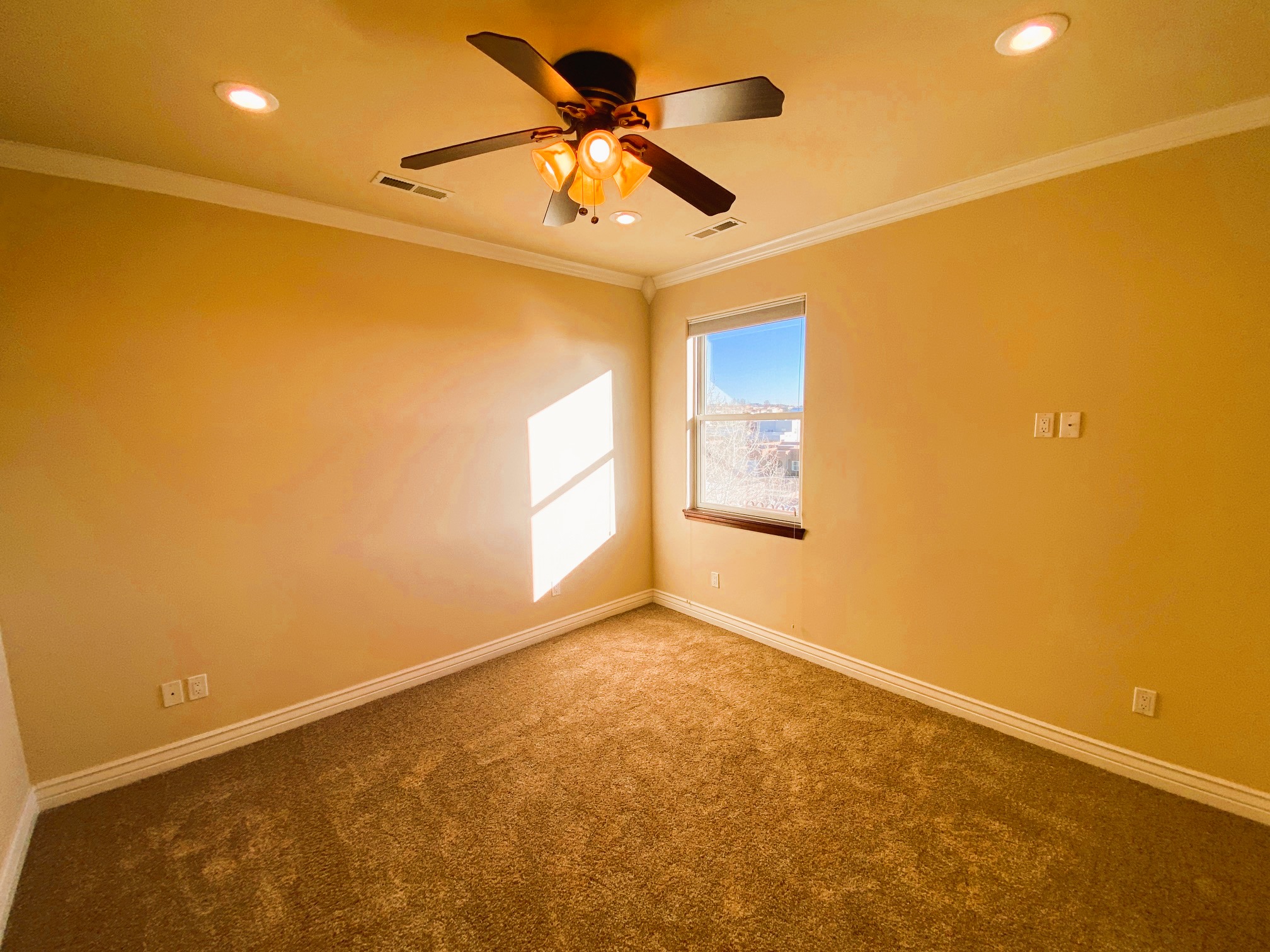 Farmington, New Mexico, 87402, United States, 4 Bedrooms Bedrooms, ,4 BathroomsBathrooms,Residential,For Sale,2005186