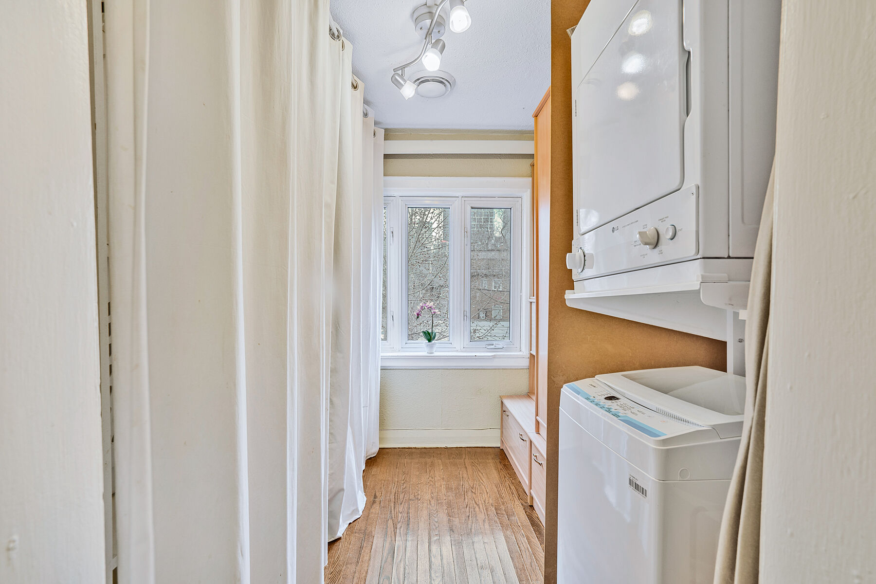  Rare Duplex in Davisville - 物件實景