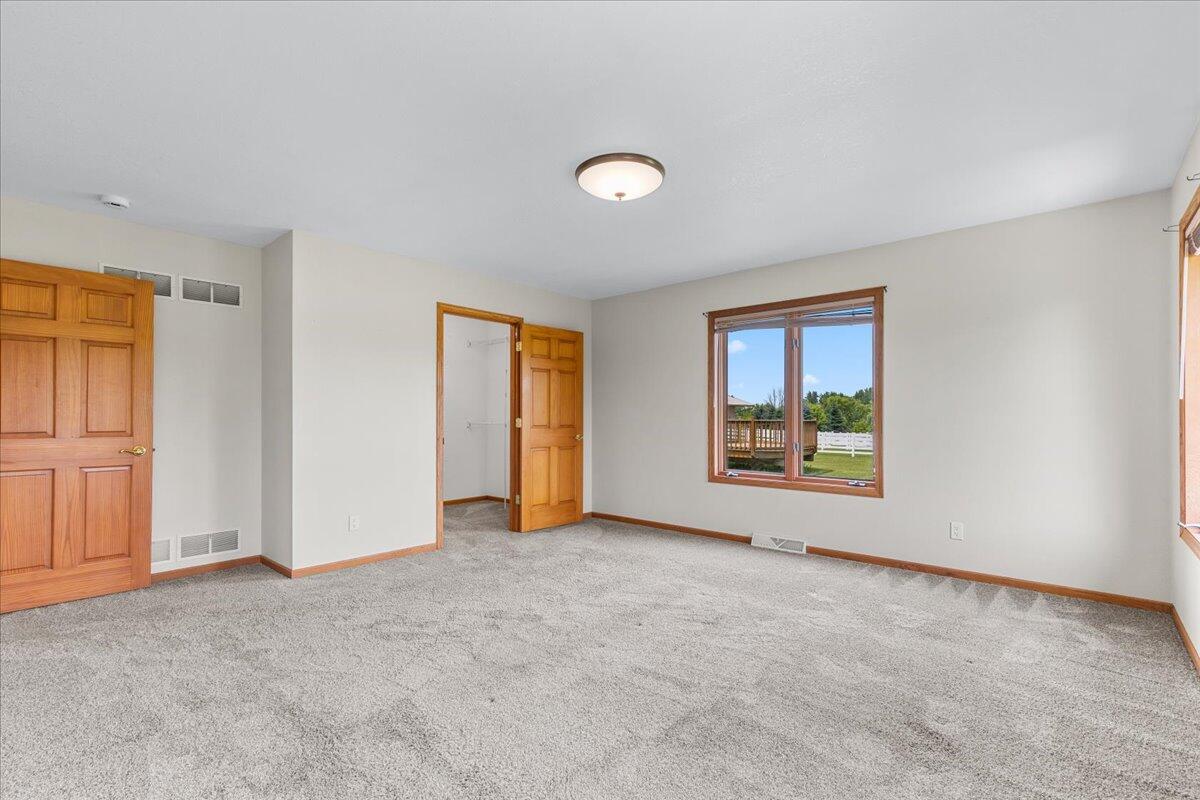 Hubbard, Wisconsin, 53035, United States, 4 Bedrooms Bedrooms, ,4 BathroomsBathrooms,Residential,For Sale,1885428