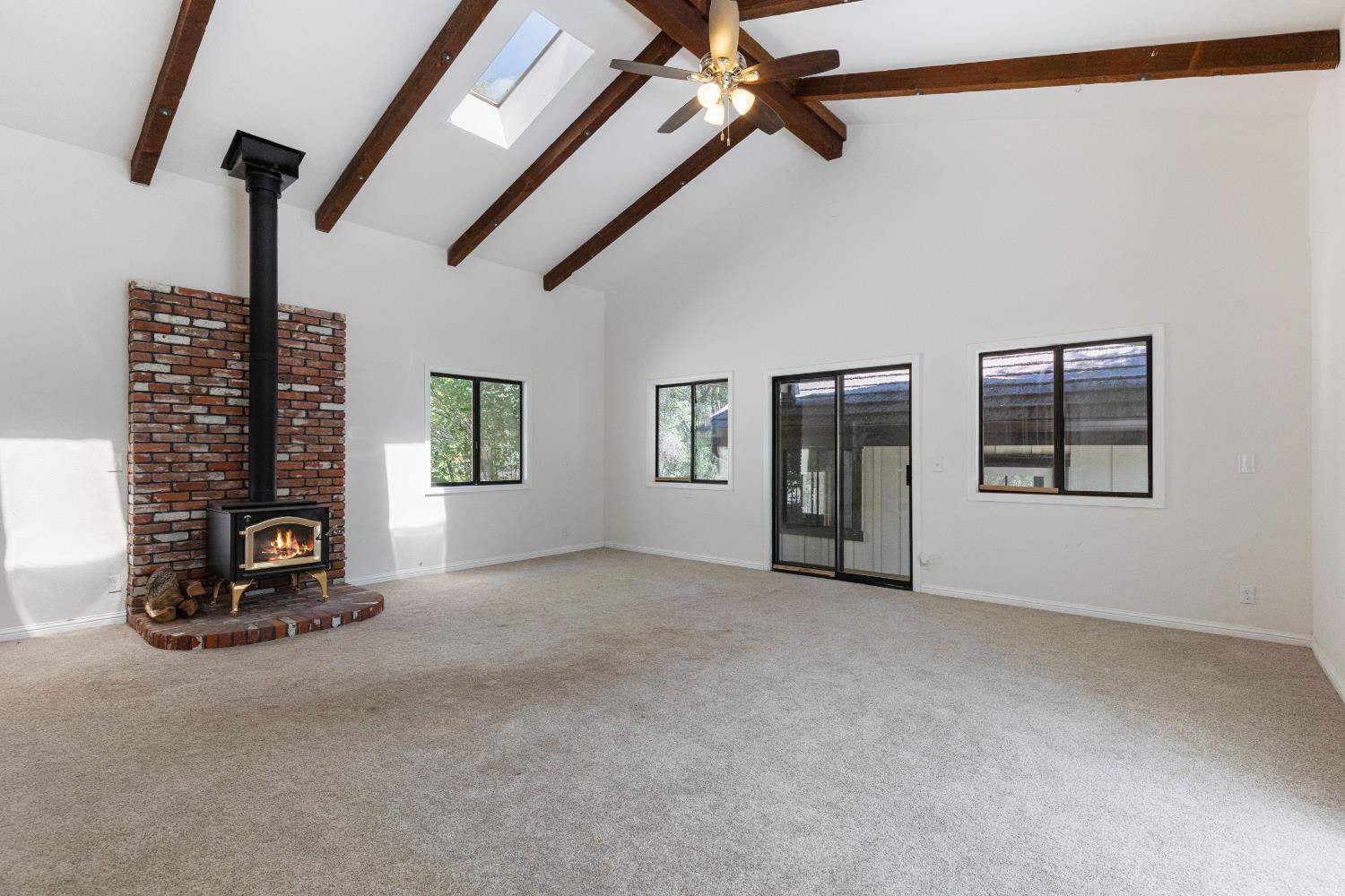 Grass Valley, California, 95949, United States, 3 Bedrooms Bedrooms, ,3 BathroomsBathrooms,Residential,For Sale,1983094