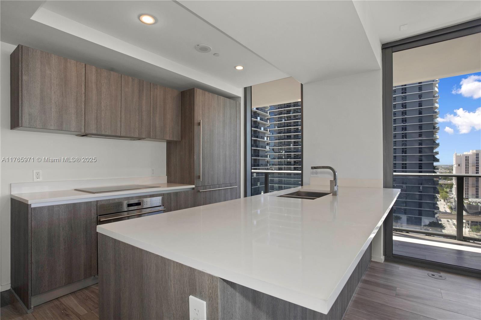 Miami, Florida, 33130, United States, 3 Bedrooms Bedrooms, ,3 BathroomsBathrooms,Residential,For Sale,1743213