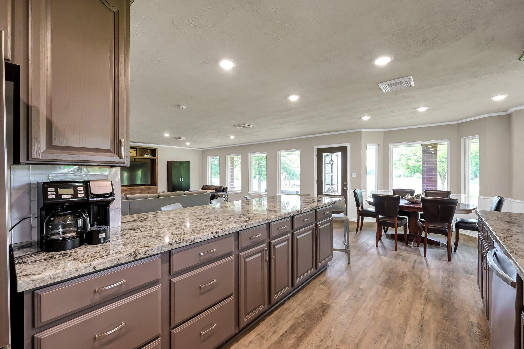 Huntsville, Texas, 77320, United States, 3 Bedrooms Bedrooms, ,2 BathroomsBathrooms,Residential,For Sale,1973925