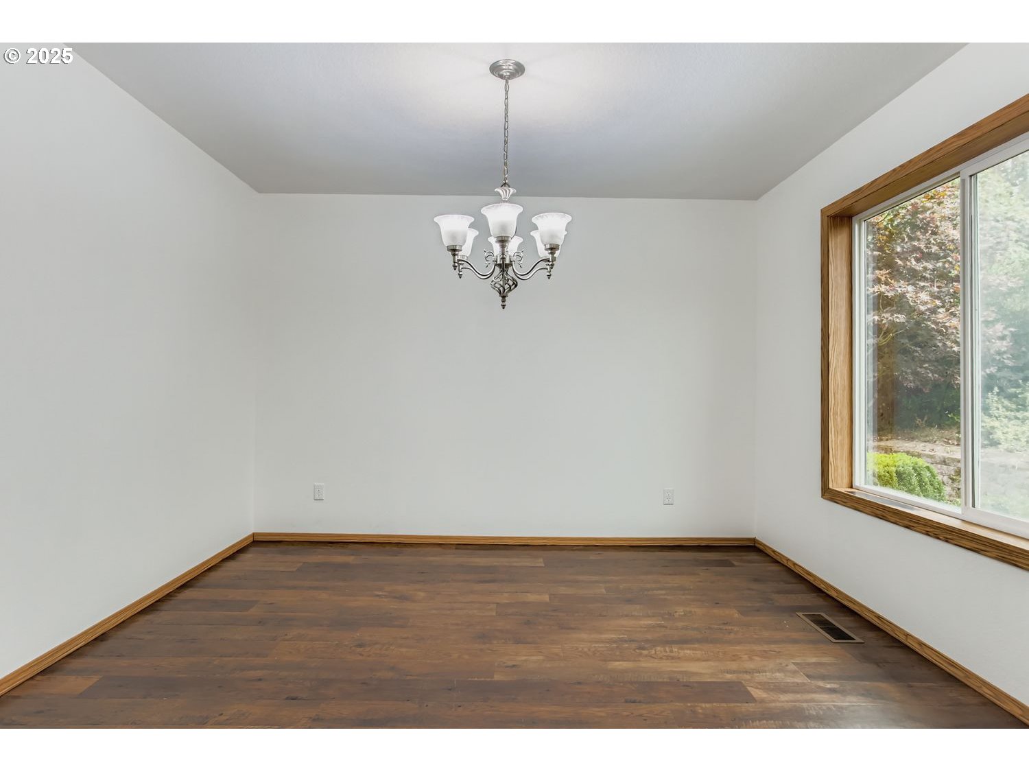 Vancouver, Washington, 98661, United States, 4 Bedrooms Bedrooms, ,2 BathroomsBathrooms,Residential,For Sale,1974526