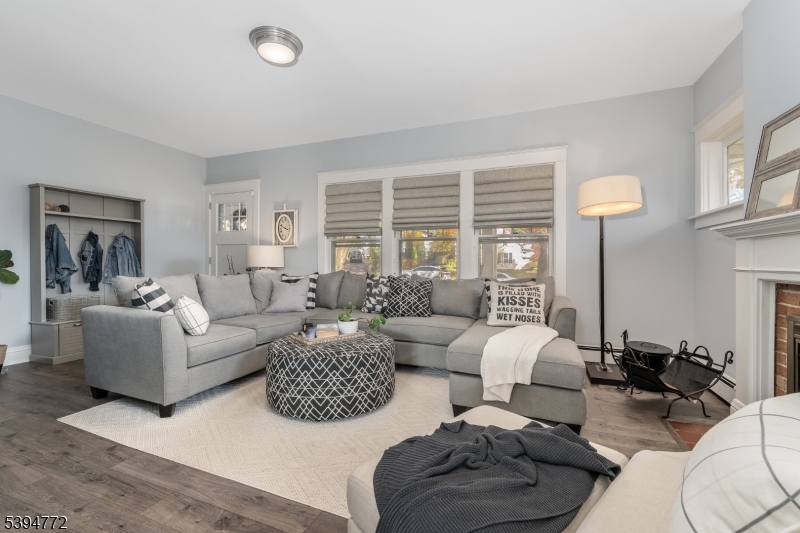 Clinton Town, New Jersey, 08809, United States, 3 Bedrooms Bedrooms, ,2 BathroomsBathrooms,Residential,For Sale,1989455